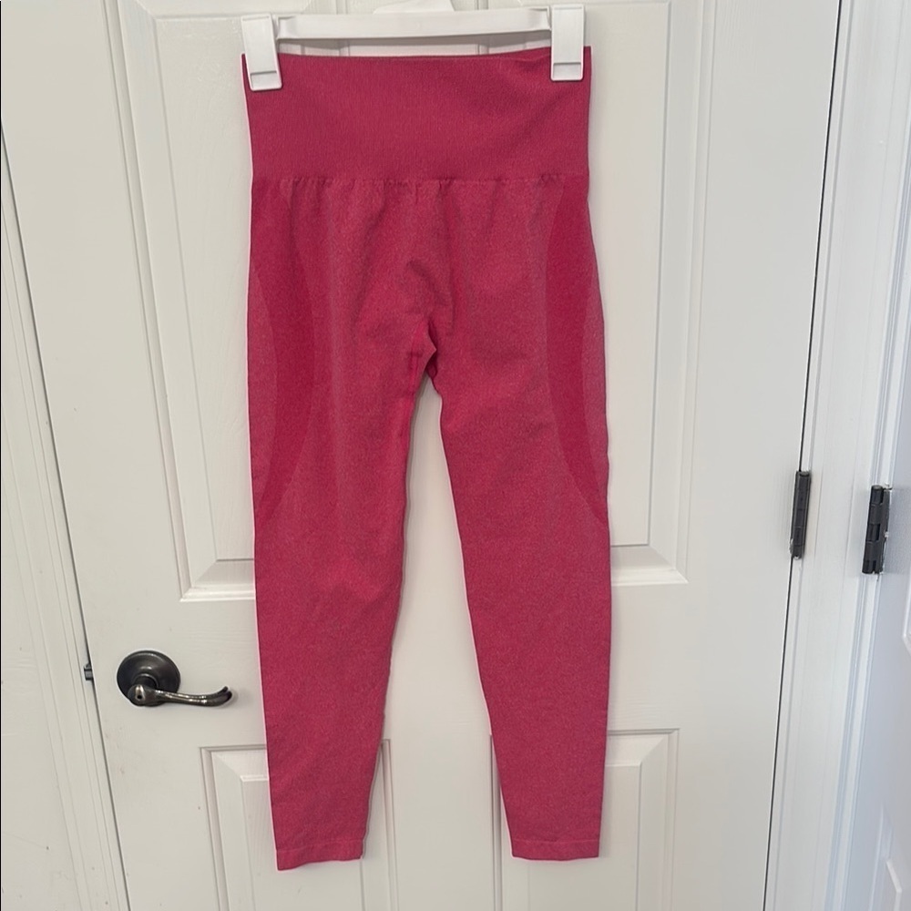 NWOT NVGTN Solid Seamless Pants High-Rise Compression Contour Leggings in Pink